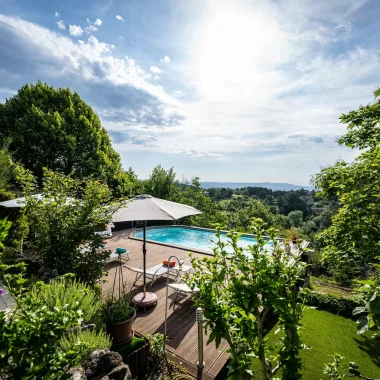 Hébergement avec vue sur la montagne en ardèche