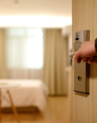Ankunft in der Unterkunft für eine Spa-Behandlung in der Ardèche.