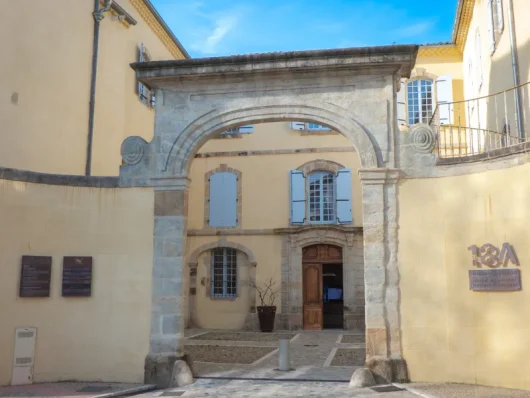 18A Entrée arche ©Ville d’Aubenas