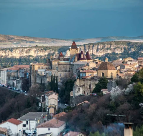 Aubenas en flânant : récit d’une ville aux mille visages