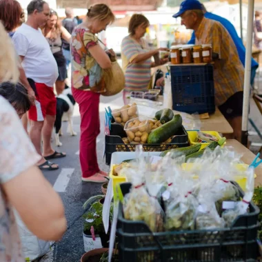 Le marché du dimanche matin à Vals-les-Bains