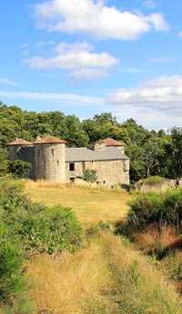 Chateau-de-Craux,-Haute-cévenne,-Ardèche