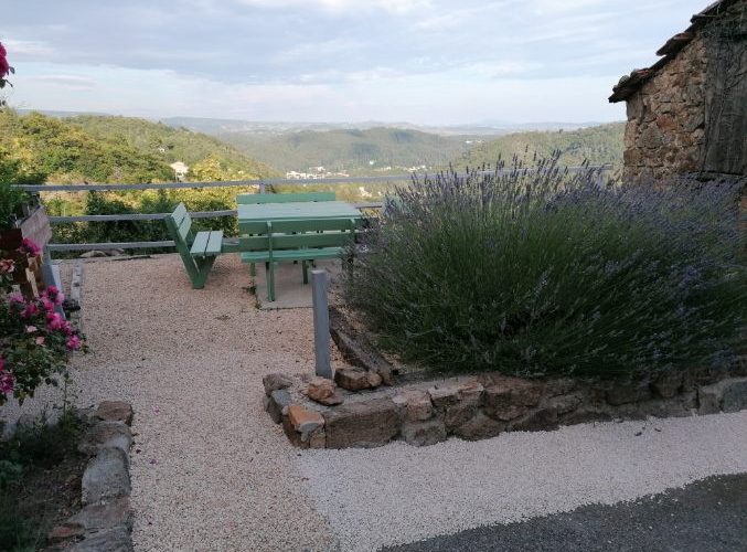 terrasse panoramique sur la vallée